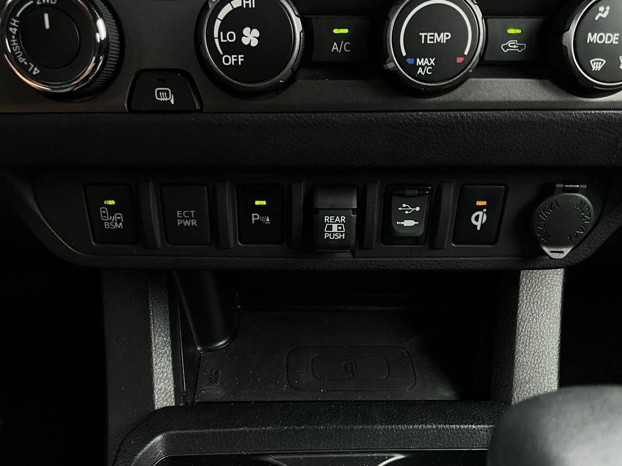 Used 2019 Toyota Tacoma TRD Sport w/ Technology Package image 24