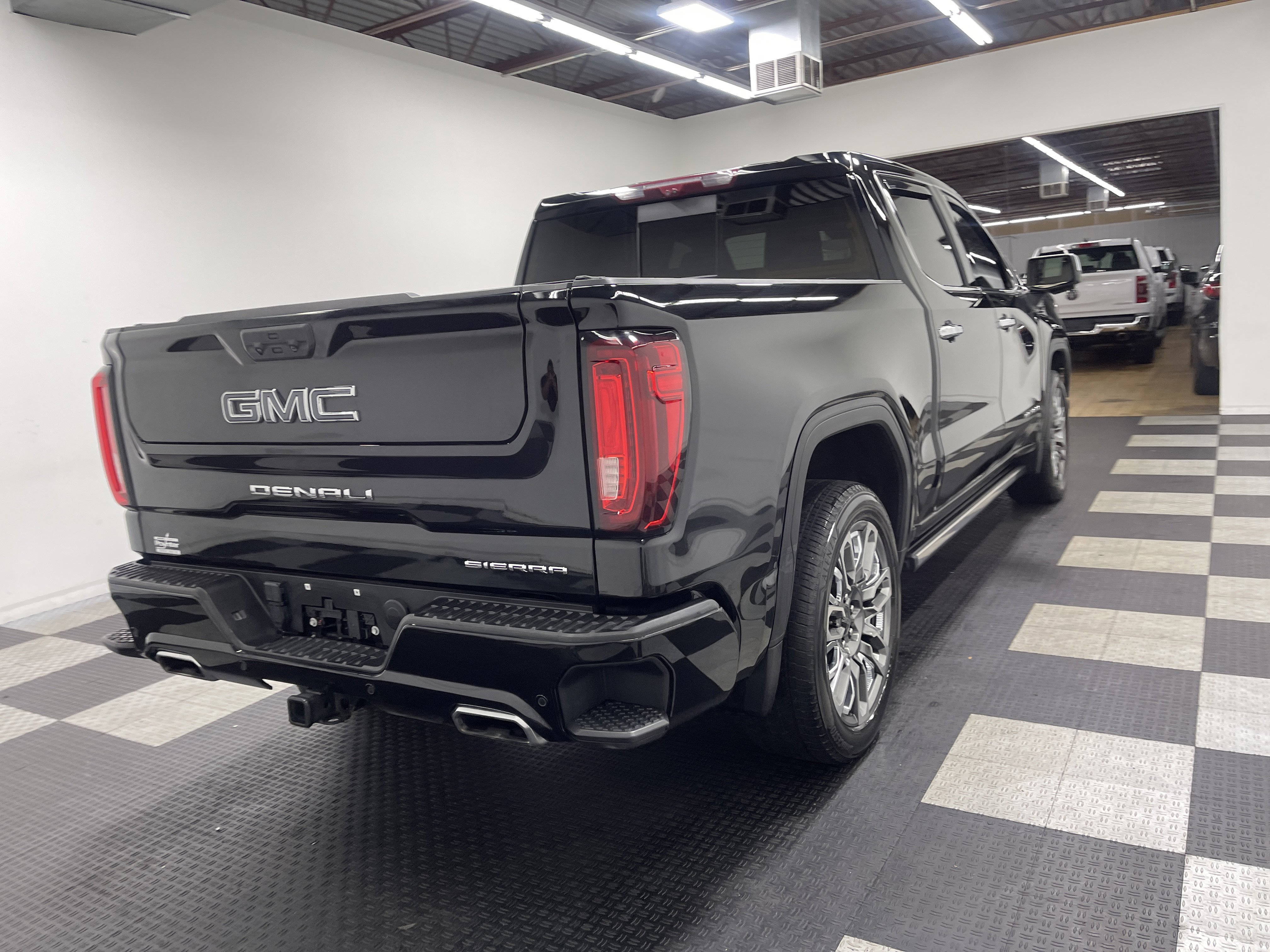Used 2024 GMC Sierra 1500 Denali Ultimate image 5