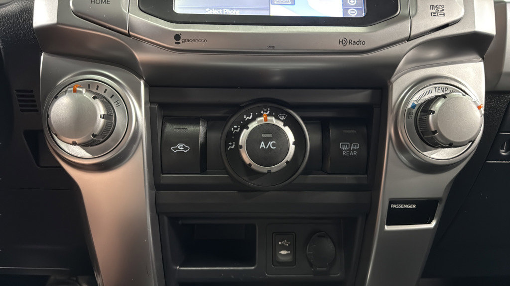Used 2014 Toyota 4Runner SR5 Premium image 32