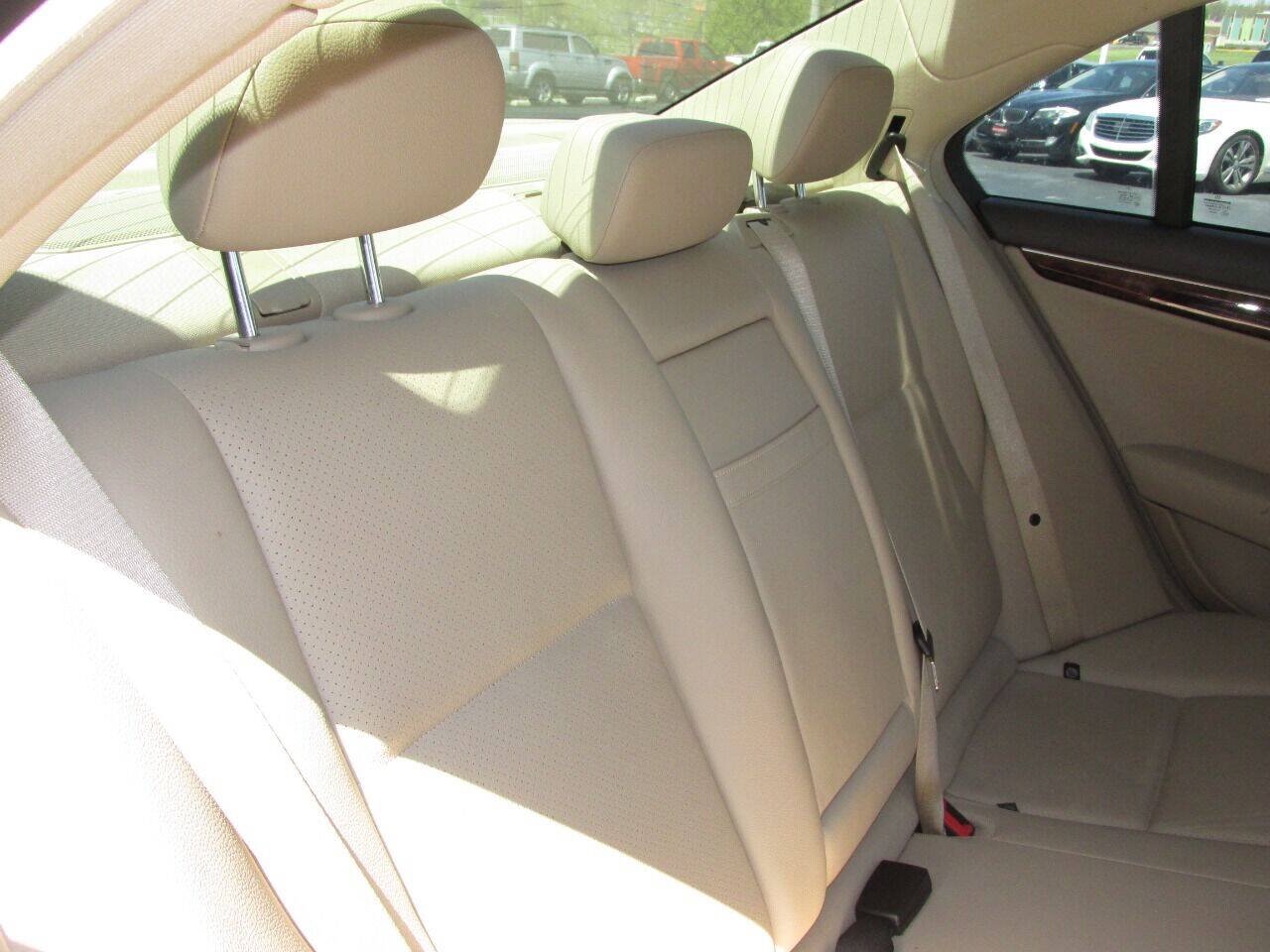 Used 2012 Mercedes-Benz C 300 4MATIC Sedan image 23