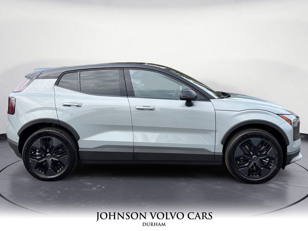 New 2026 Volvo EX30 Cross Country Ultra image 2