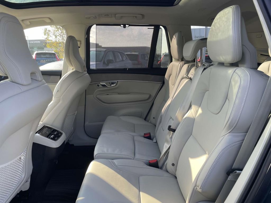 New 2026 Volvo XC90 B6 Ultra image 3