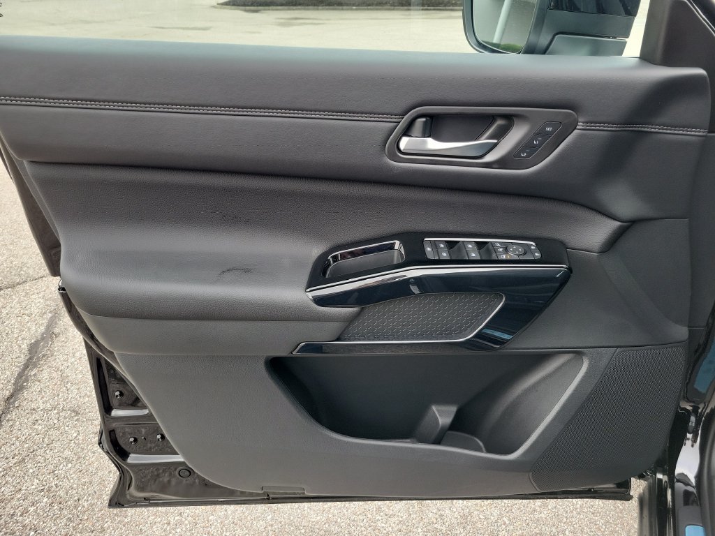 New 2026 Nissan Pathfinder Platinum AWD/4WD image 24