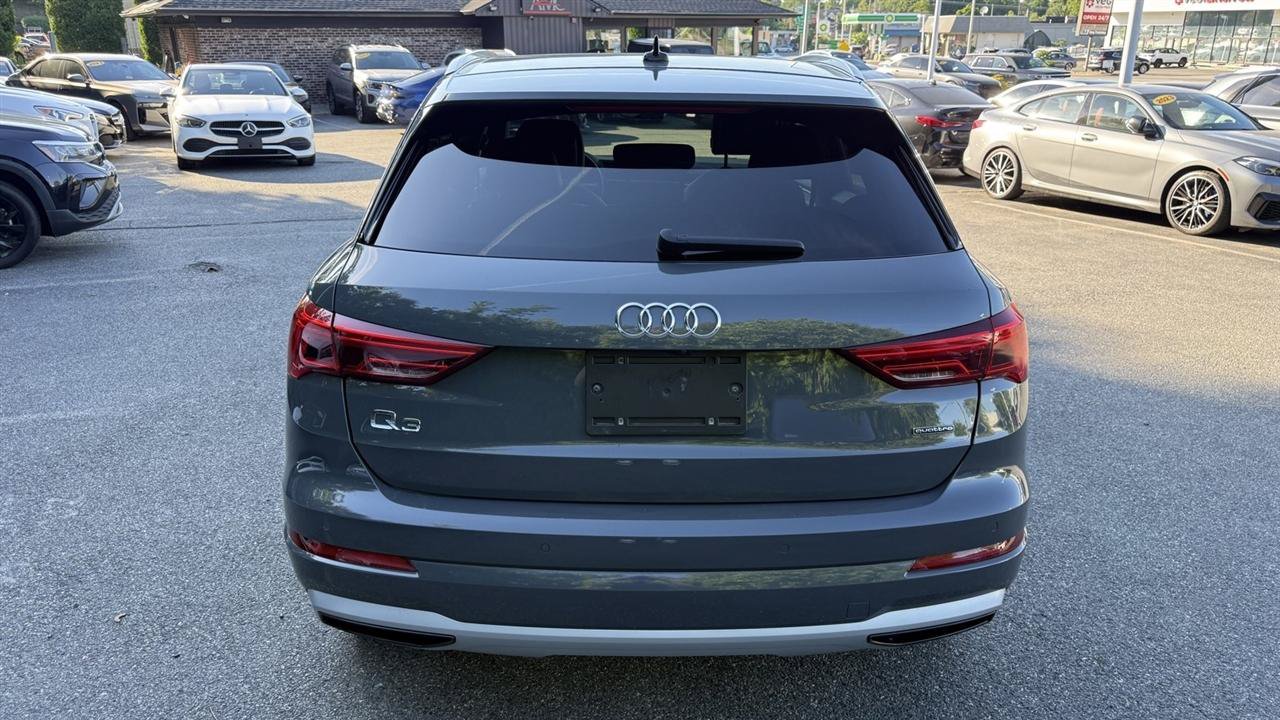 Used 2020 Audi Q3 2.0T Premium w/ Convenience Package AWD/4WD image 16