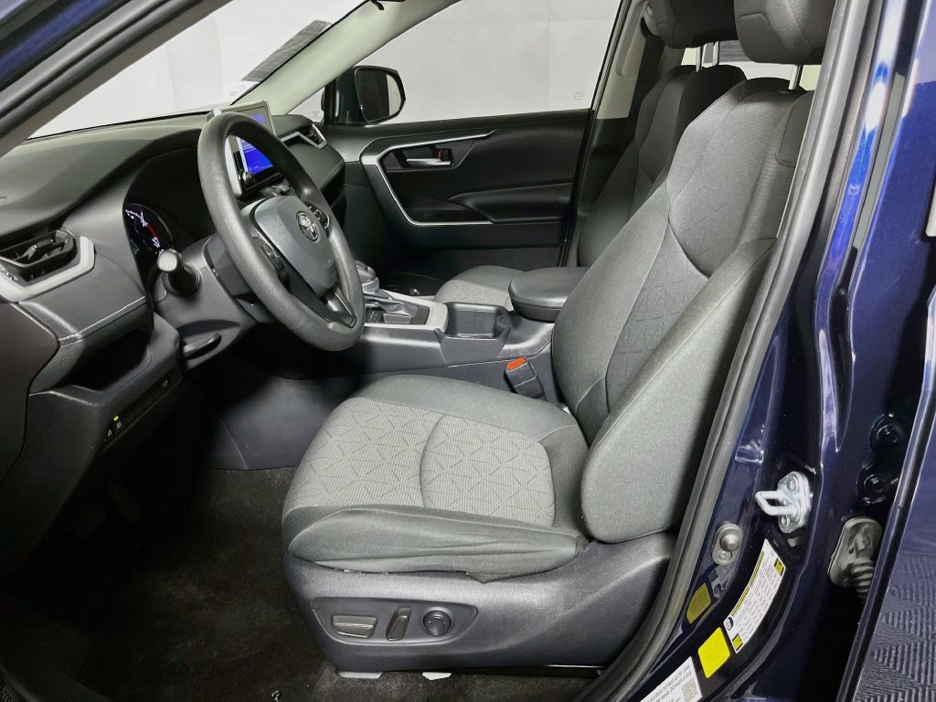 Used 2025 Toyota RAV4 XLE w/ Convenience Package FWD image 12