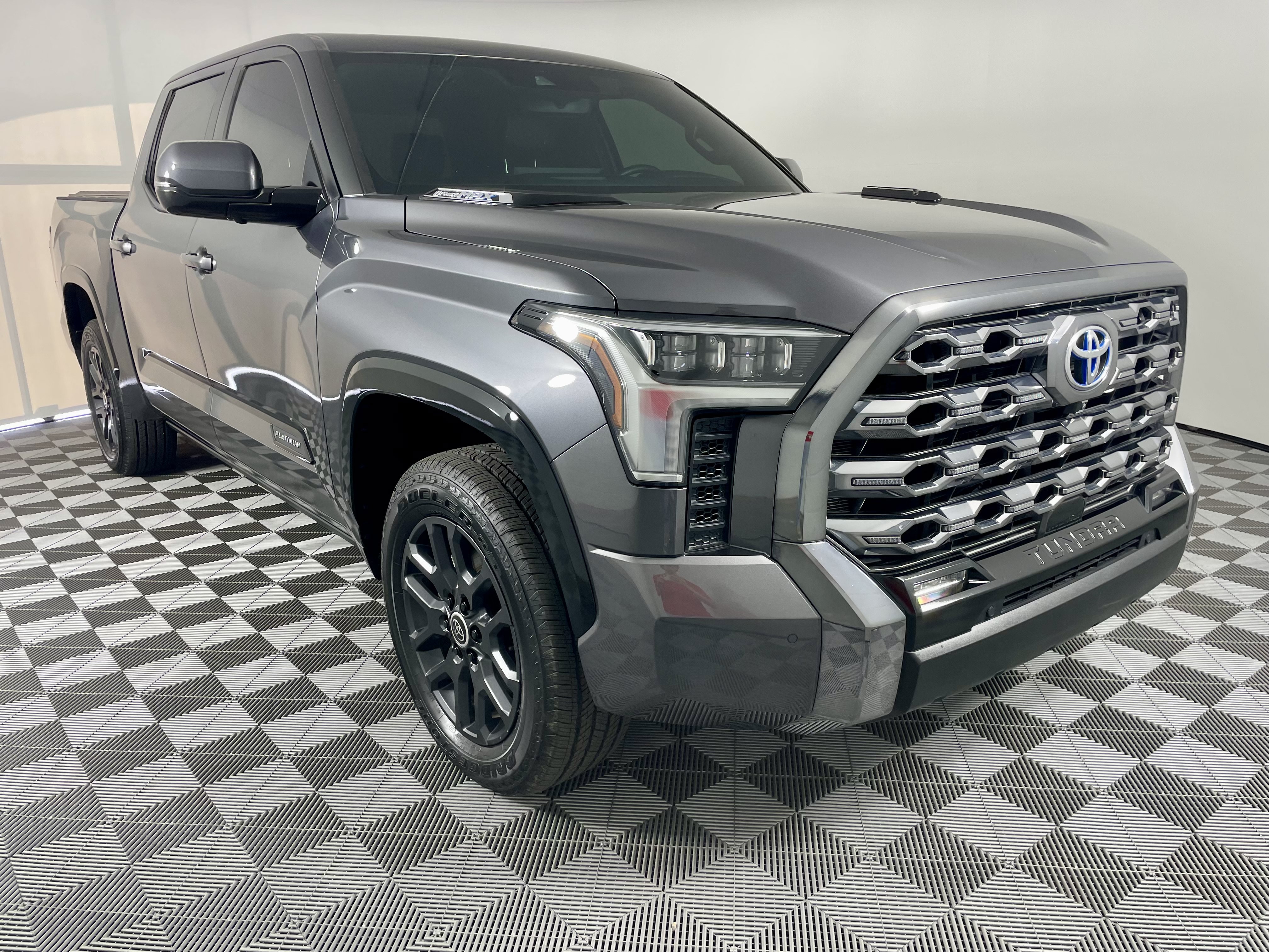 Used 2024 Toyota Tundra Platinum AWD/4WD image 5