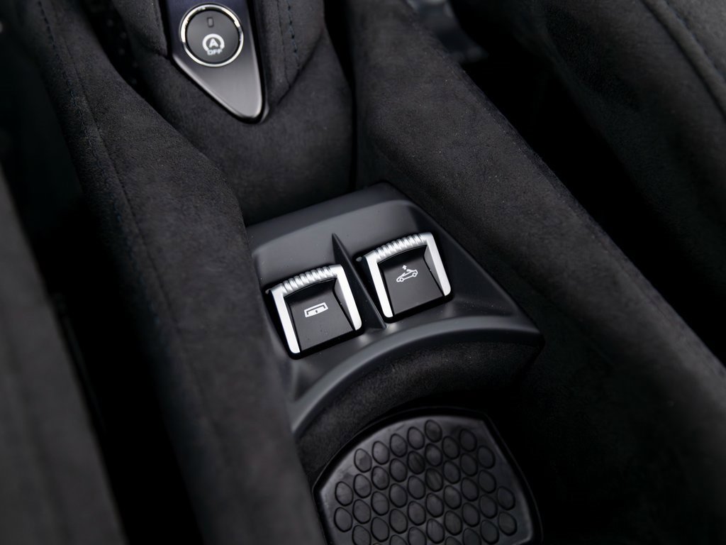 New 2024 McLaren 750S Spider image 23