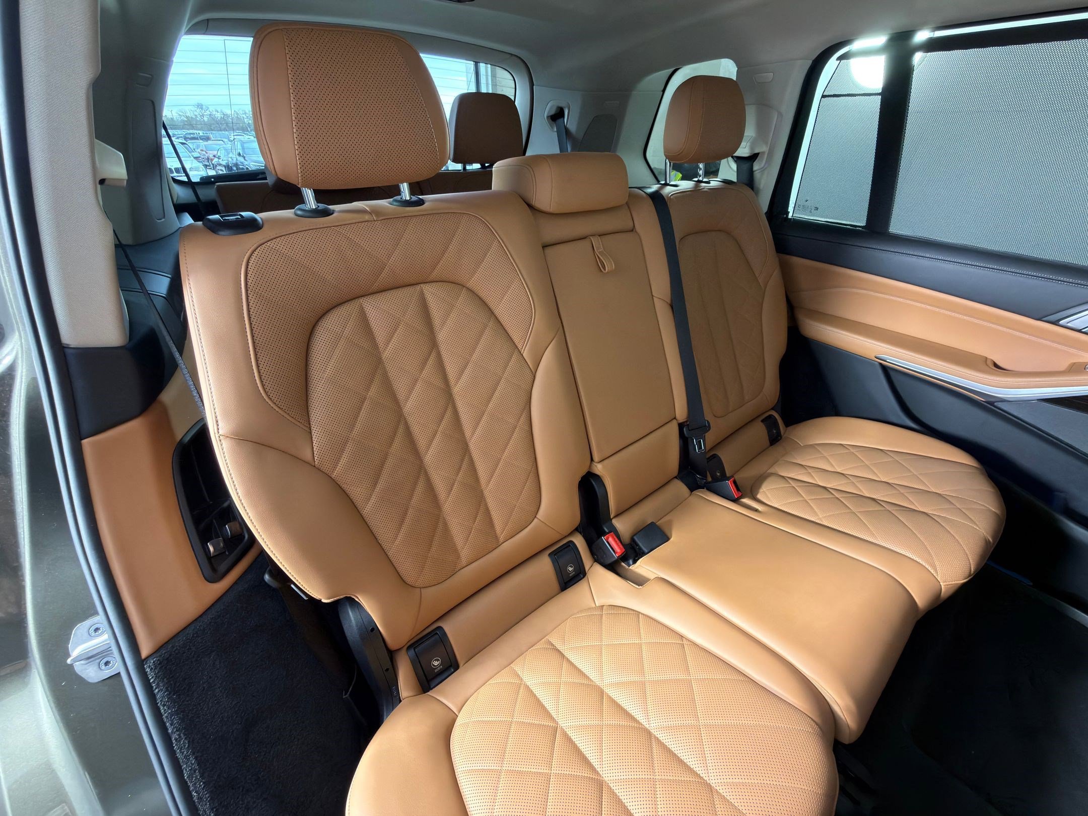 Used 2023 BMW X7 xDrive40i w/ Premium Package image 30