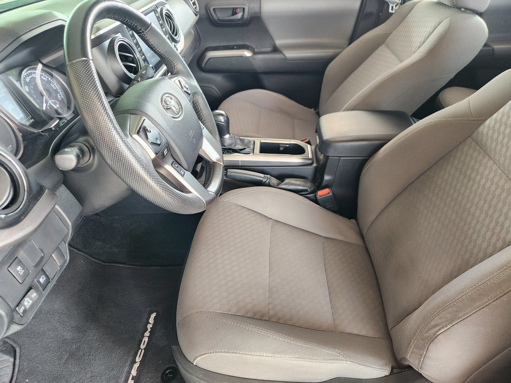 Used 2023 Toyota Tacoma SR5 RWD image 11