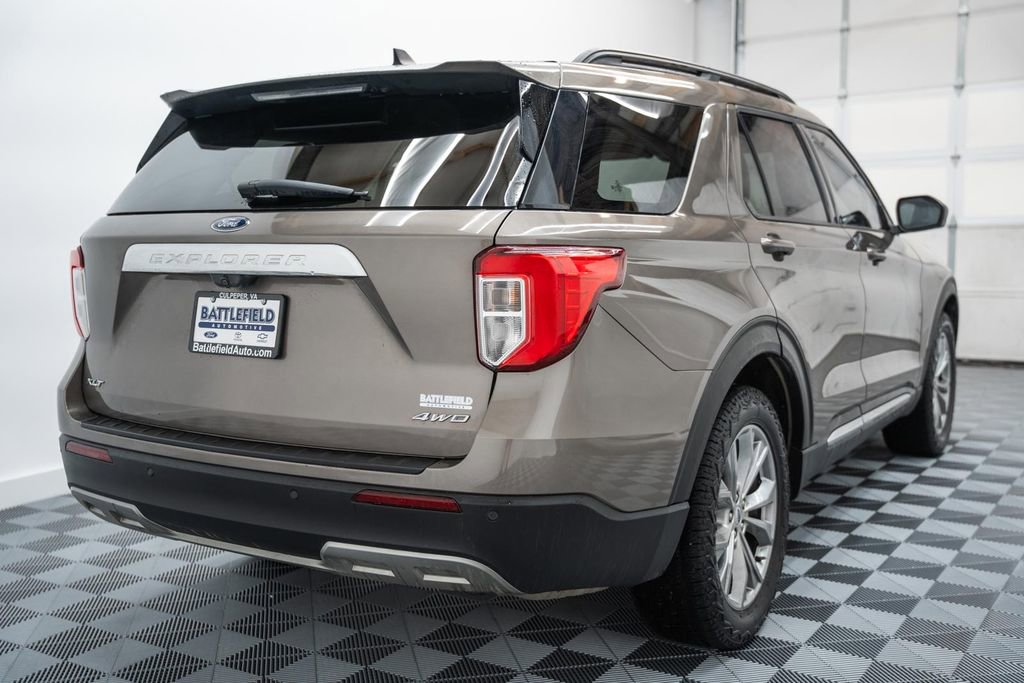 Certified 2021 Ford Explorer XLT w/ Equipment Group 202A image 5