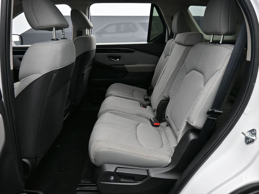 Used 2024 Honda Pilot LX image 34