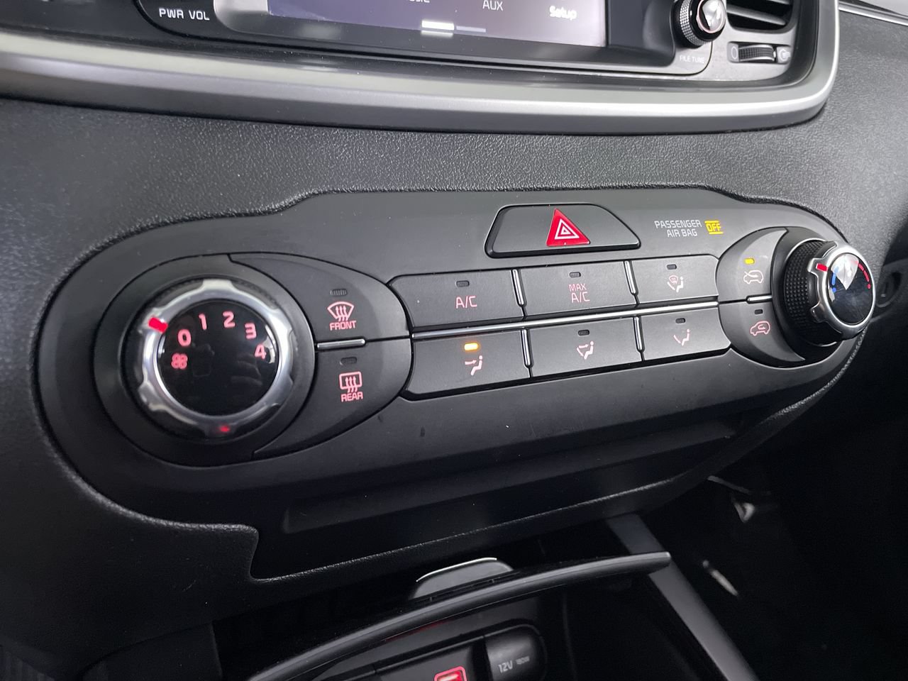 Used 2020 Kia Sorento LX AWD/4WD image 16