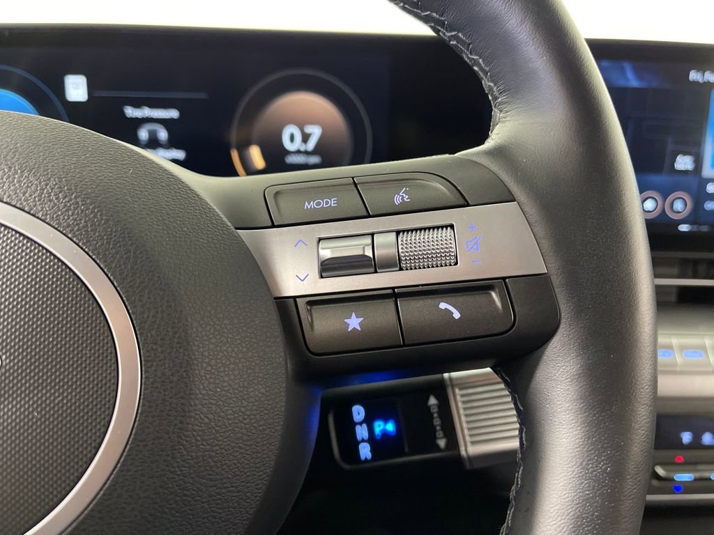 Certified 2025 Hyundai Kona Limited image 29