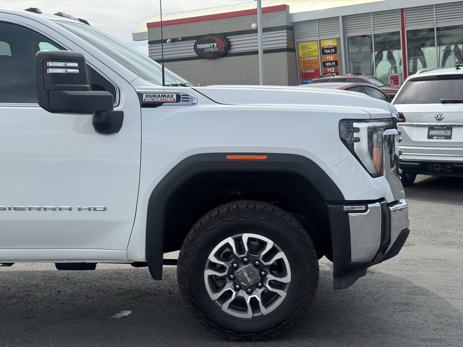 Used 2024 GMC Sierra 3500 SLE image 3
