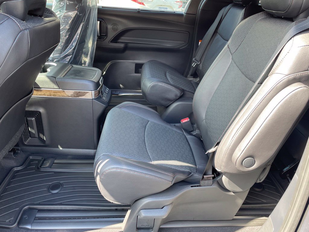 New 2026 Toyota Sienna Platinum AWD/4WD image 10
