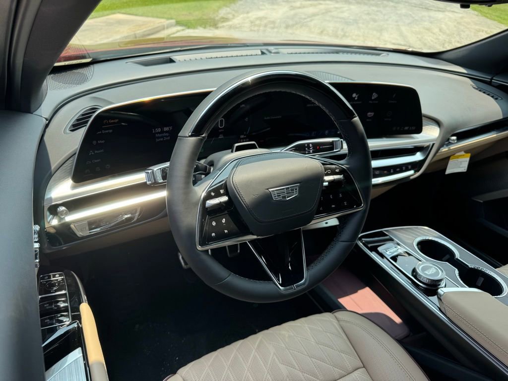 New 2025 Cadillac Lyriq Luxury image 3