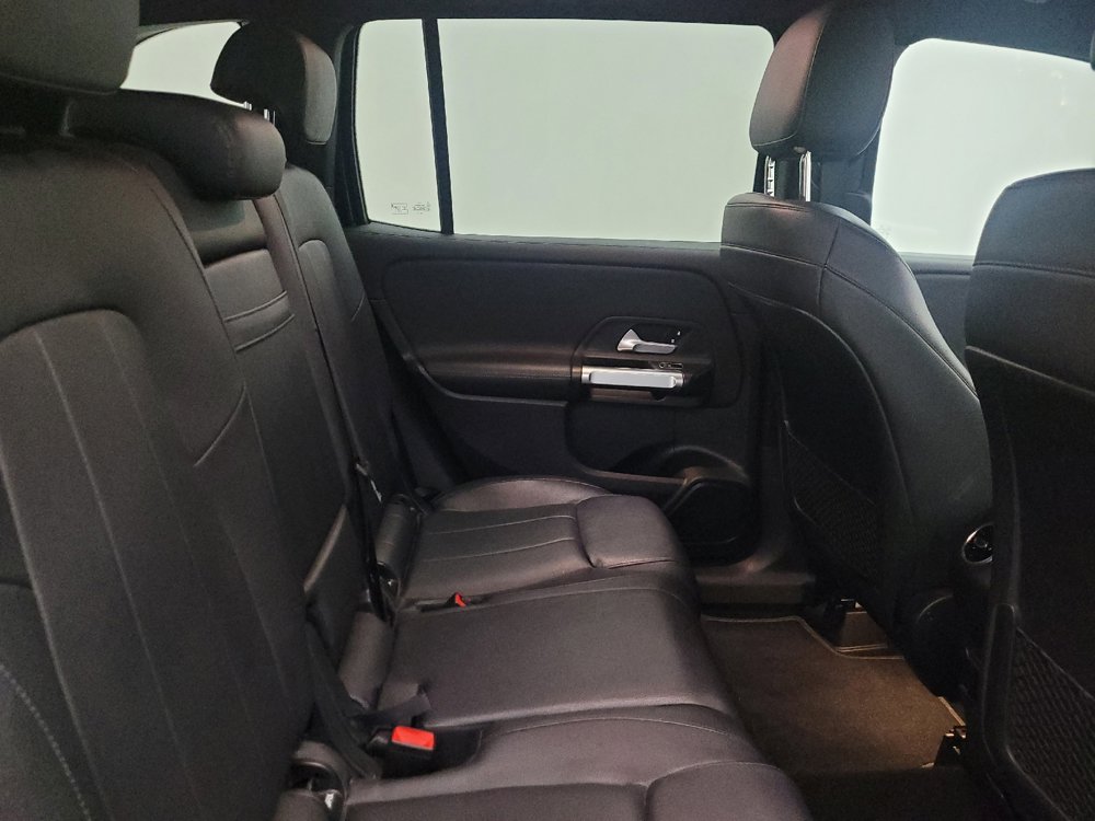 Used 2021 Mercedes-Benz GLB 250 w/ Premium Package image 19