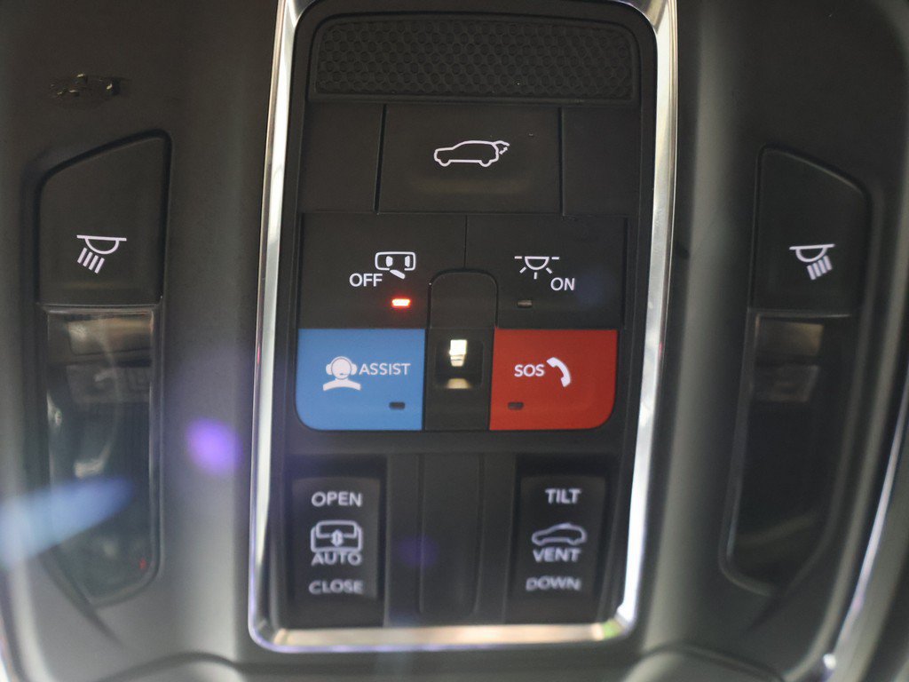Used 2023 Jeep Grand Cherokee L Laredo AWD/4WD image 53