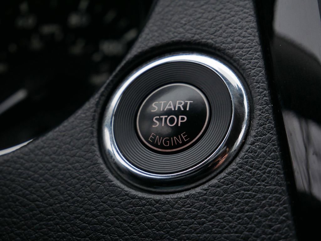 Used 2020 Nissan Rogue SV image 34