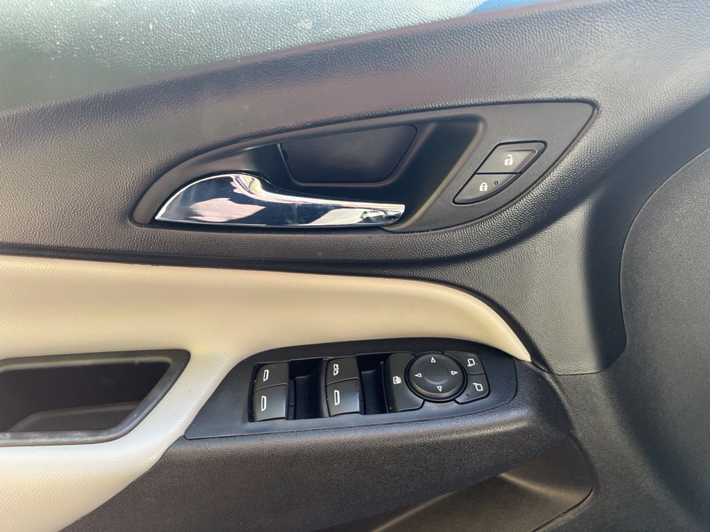 Used 2018 Chevrolet Equinox LS FWD image 15
