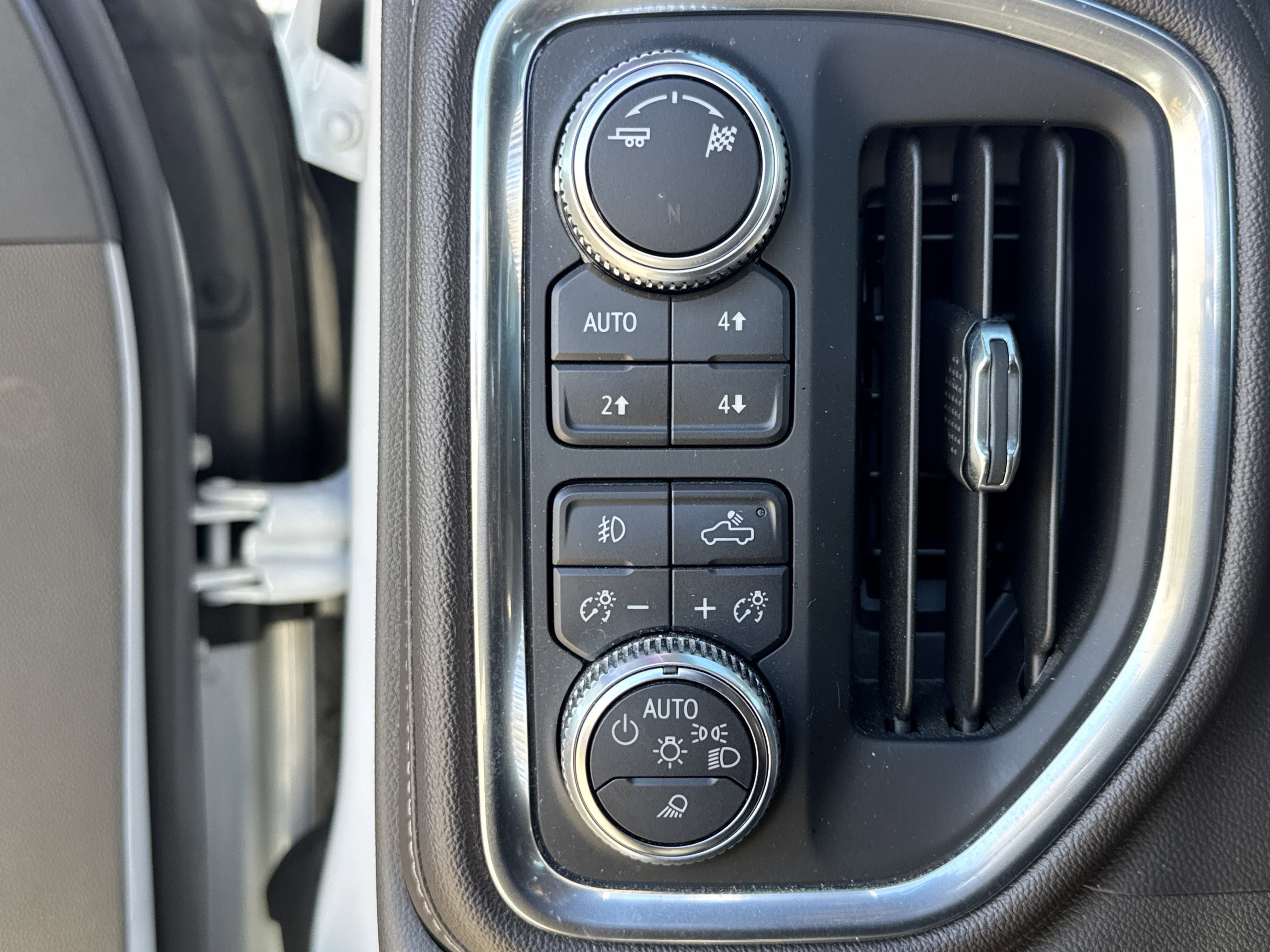 Used 2019 GMC Sierra 1500 SLT w/ SLT Premium Plus Package image 18