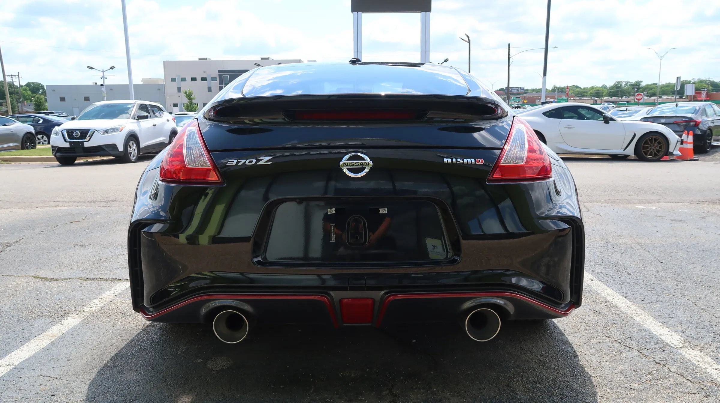 Used 2019 Nissan 370Z NISMO RWD image 9