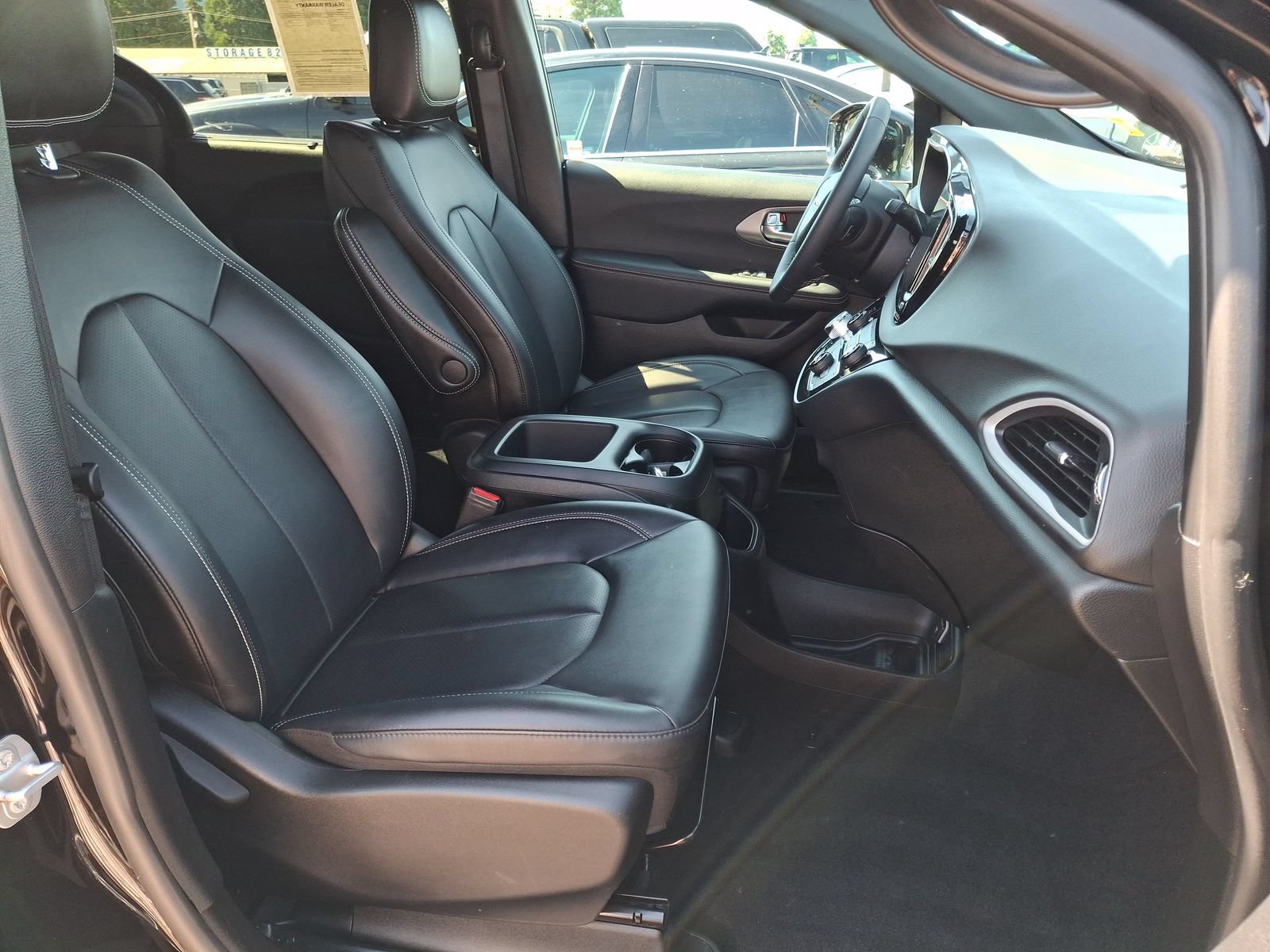 Certified 2025 Chrysler Pacifica Select FWD image 24