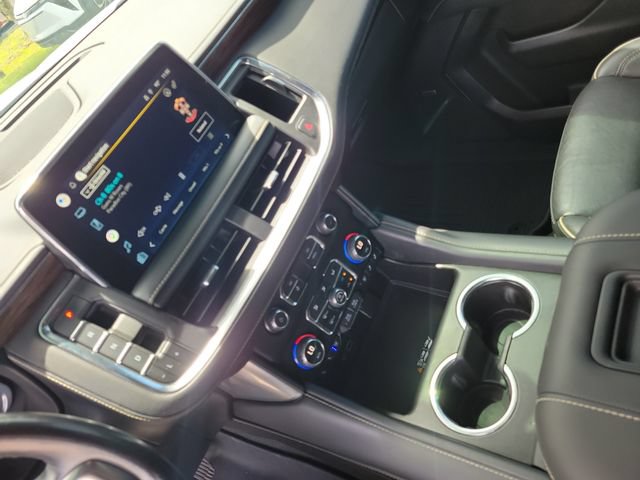 Used 2022 Chevrolet Suburban Premier AWD/4WD image 37