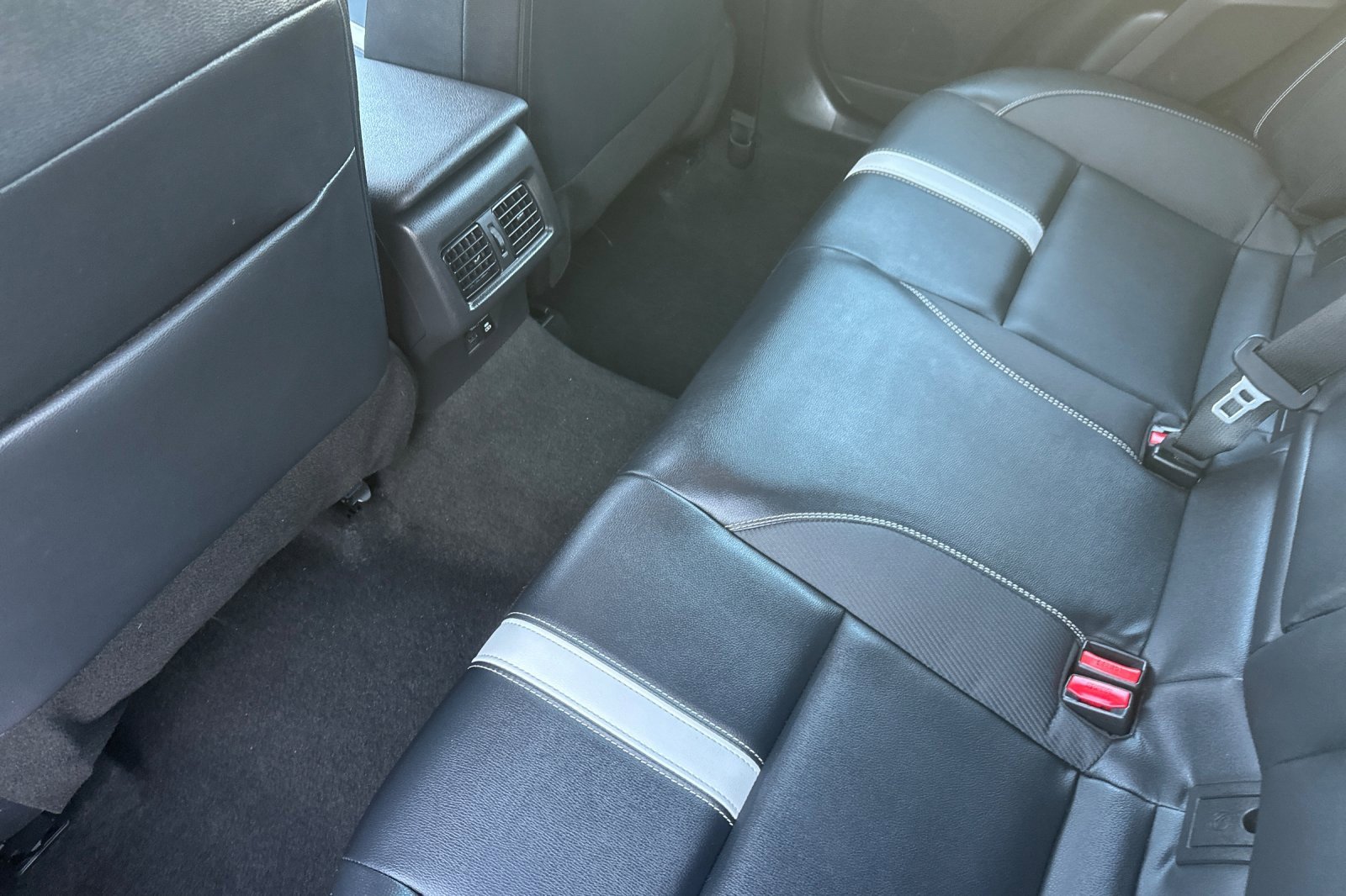 Used 2025 Toyota Camry SE image 14