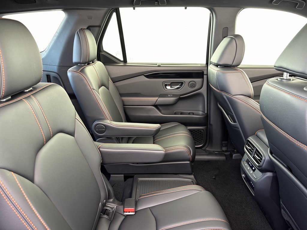 Used 2024 Honda Pilot TrailSport image 29