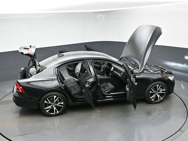 Used 2025 Volvo S60 B5 Plus image 46