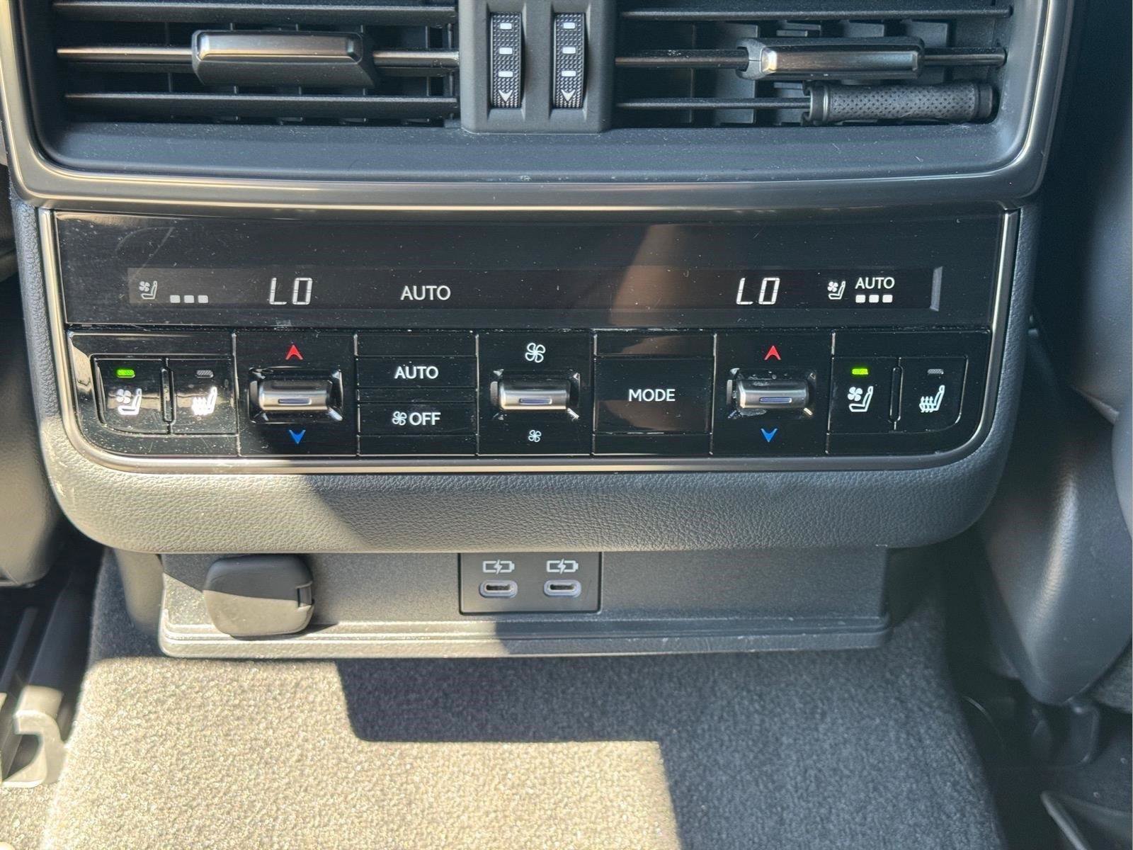 Used 2023 Lexus LX 600 F Sport w/ Accessory Package (Z1) AWD/4WD image 14