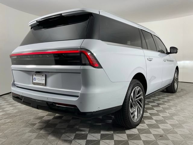 Used 2025 Lincoln Navigator L Reserve AWD/4WD image 9