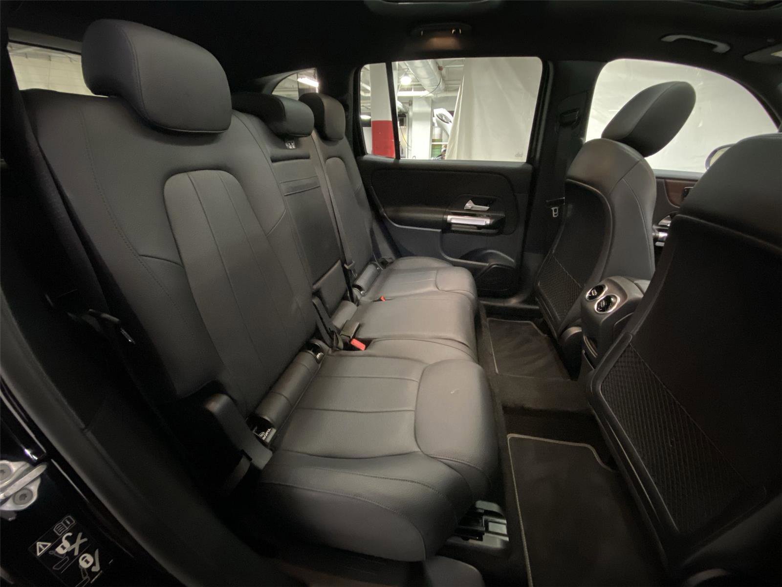 Used 2022 Mercedes-Benz GLB 250 4MATIC image 29