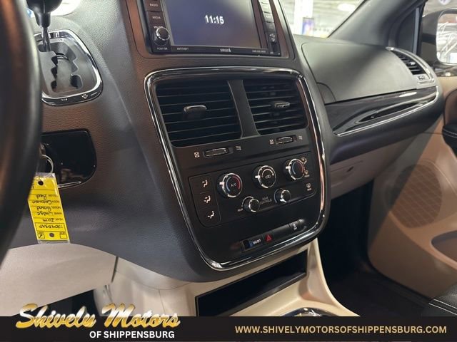 Used 2019 Dodge Grand Caravan SXT image 20