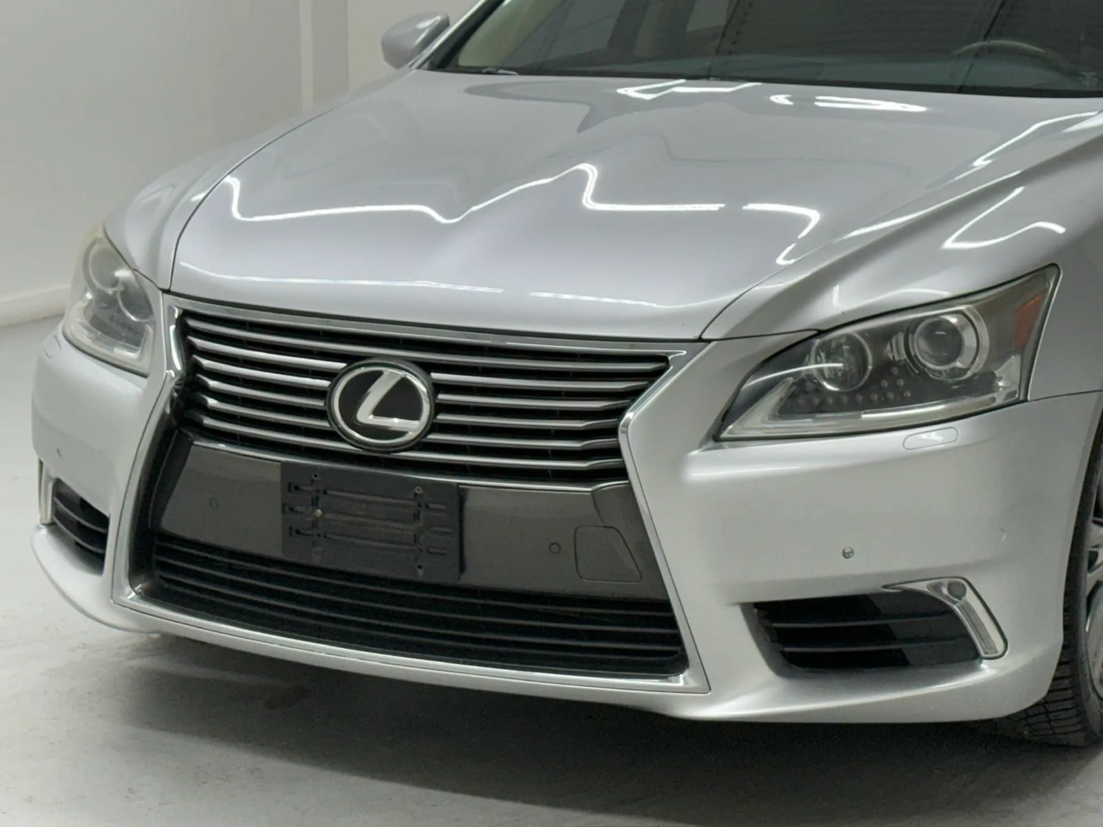 Used 2013 Lexus LS 460 w/ Comfort Pkg RWD image 42