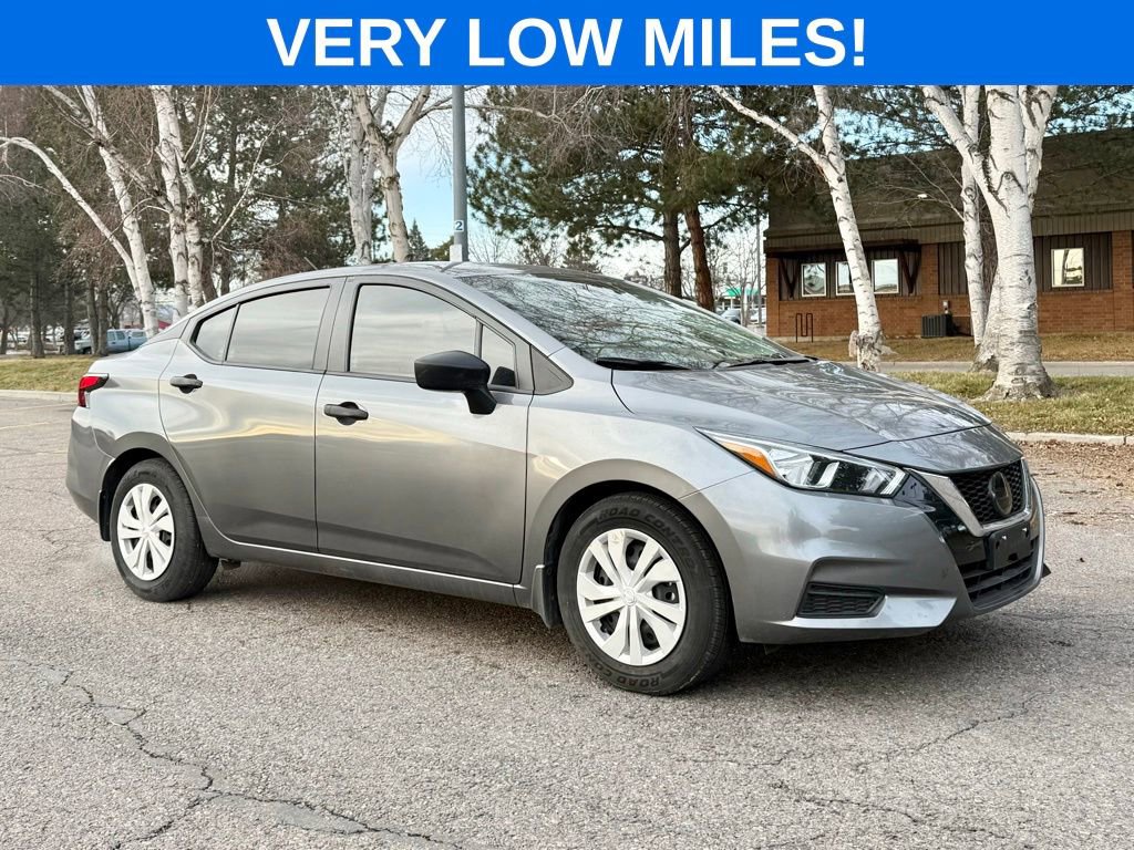 Used 2021 Nissan Versa S image 2