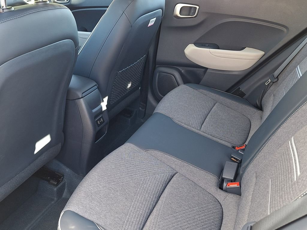 New 2025 Hyundai Venue Limited image 12