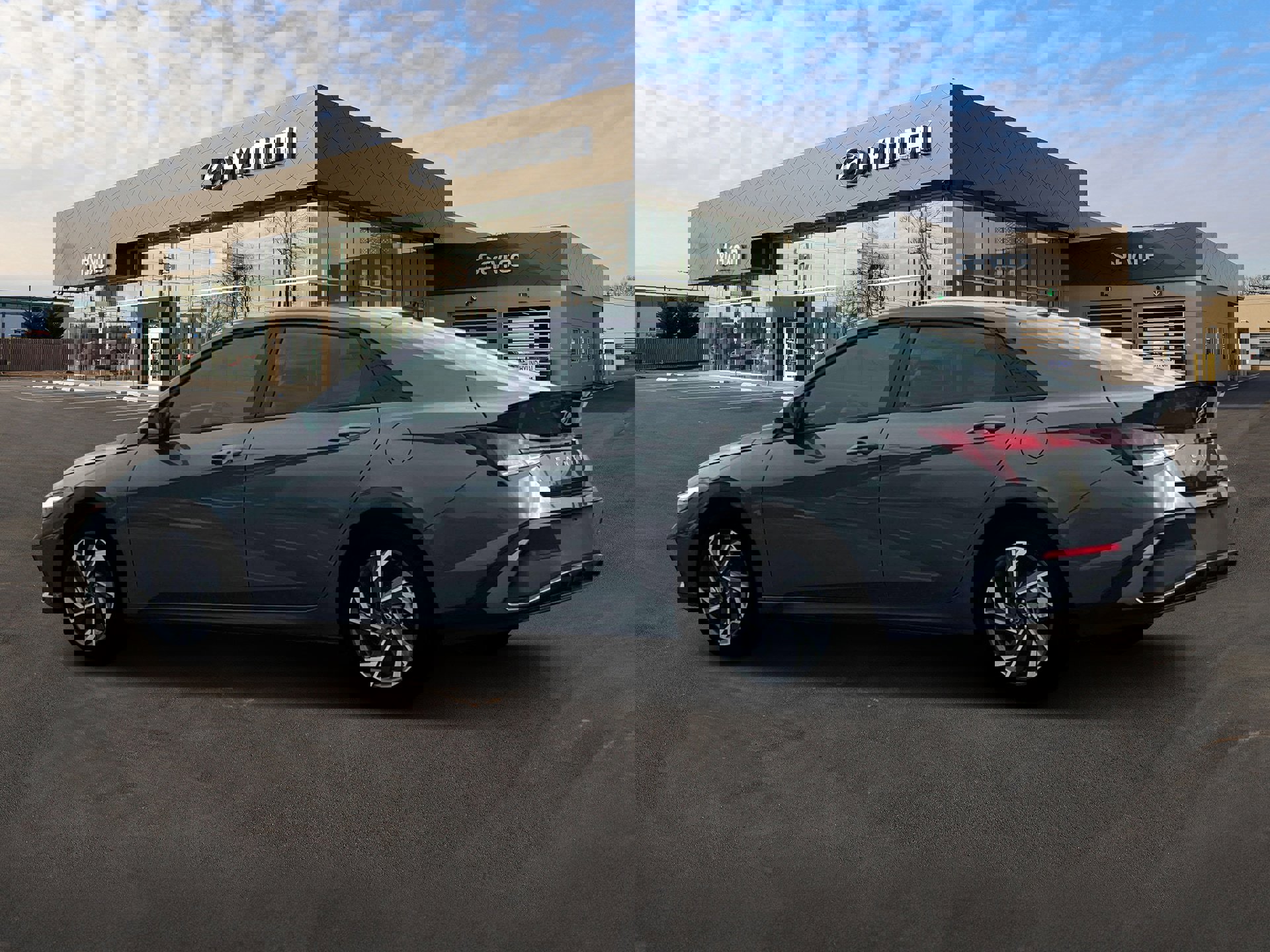 Certified 2025 Hyundai Elantra Sport image 4