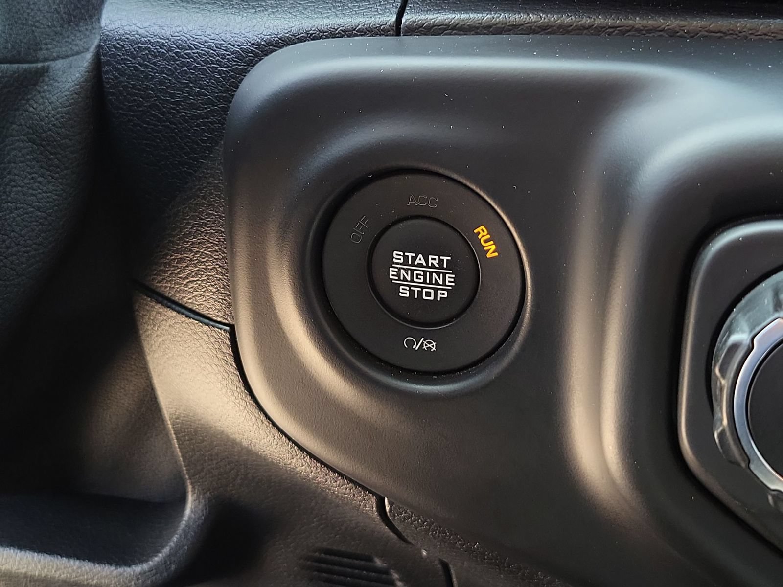 Used 2021 Jeep Gladiator Mojave AWD/4WD image 17
