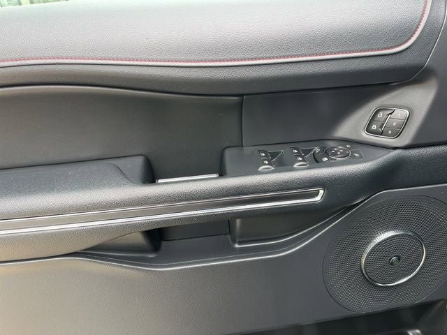 Used 2022 Ford Expedition Max Limited image 40