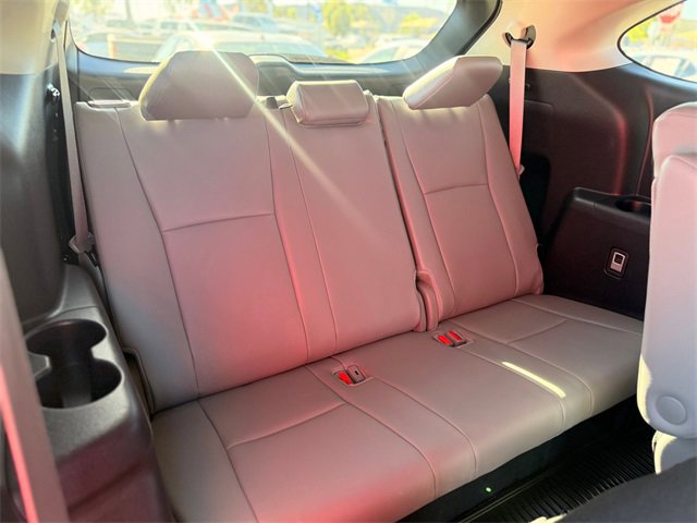 Used 2024 Toyota Highlander XLE image 21