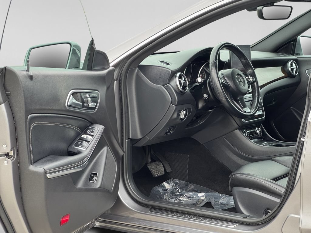 Used 2019 Mercedes-Benz CLA 250 image 7