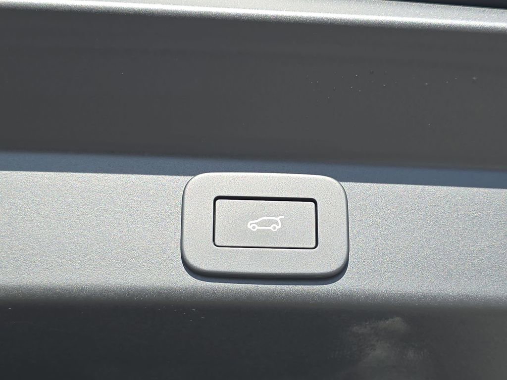 New 2026 Land Rover Range Rover Sport SV image 13