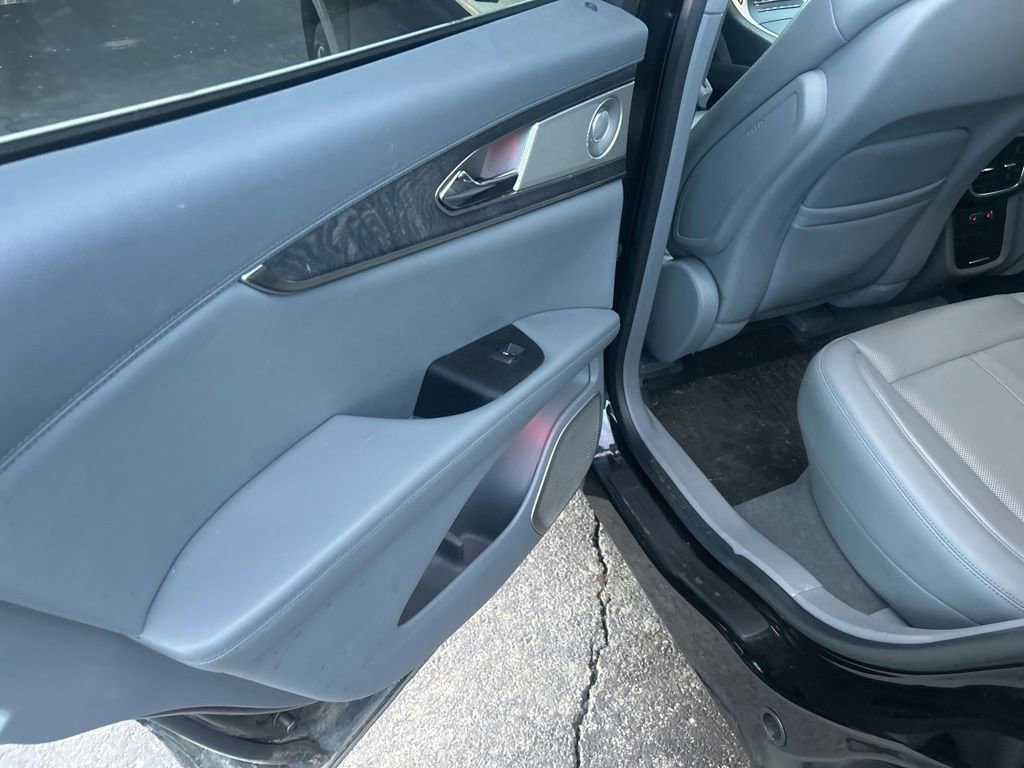 Used 2019 Lincoln Nautilus Reserve w/ Ultimate Package image 16