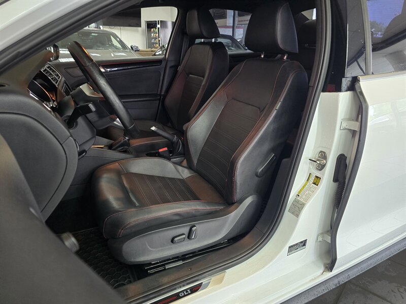 Used 2017 Volkswagen Jetta GLI FWD image 9