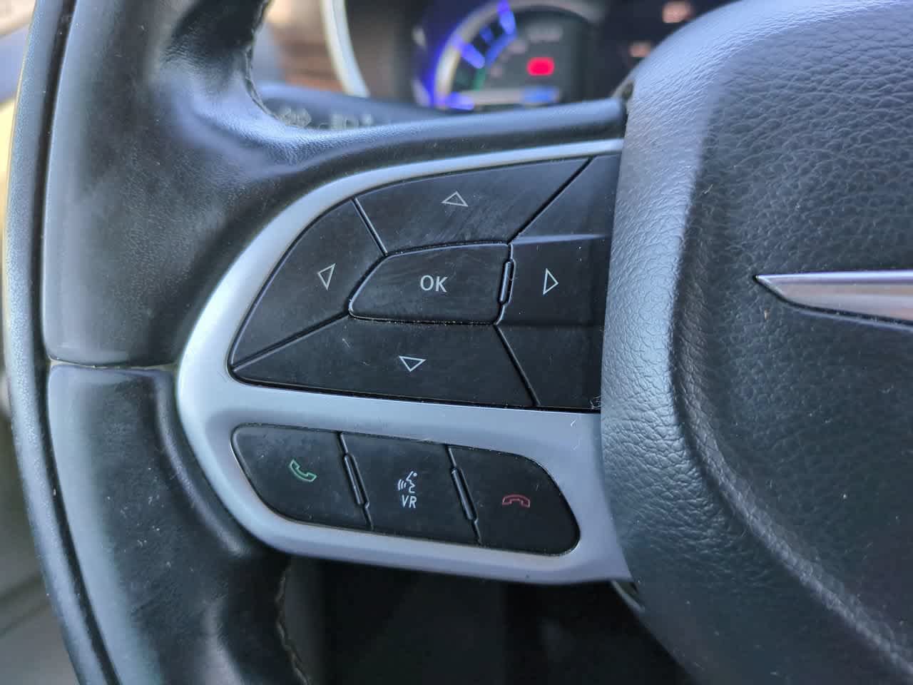 Used 2022 Chrysler Pacifica Limited FWD image 25