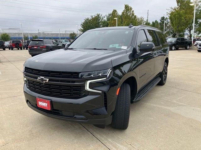 Used 2024 Chevrolet Suburban RST w/ Luxury Package AWD/4WD image 3