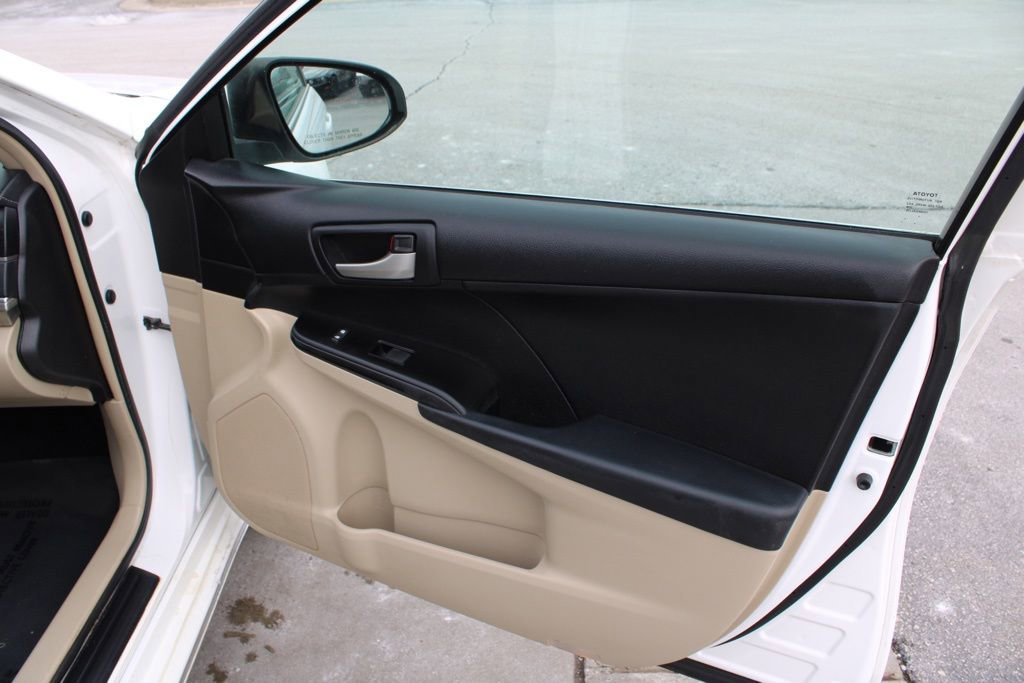 Used 2012 Toyota Camry LE image 22