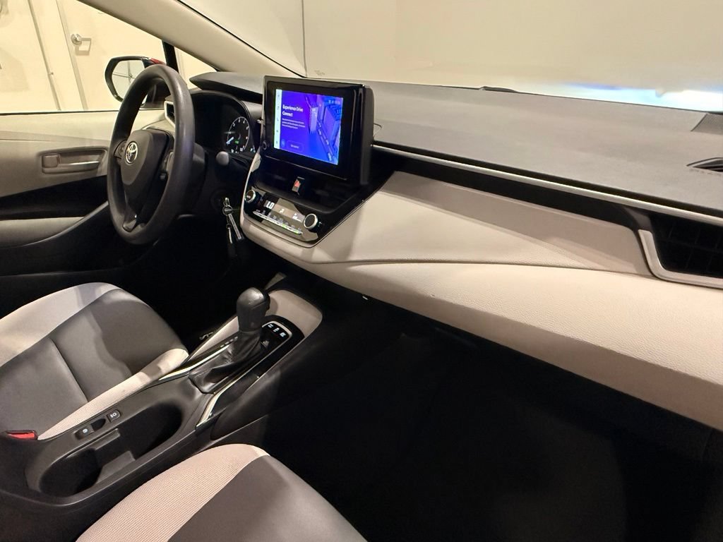 Used 2025 Toyota Corolla LE FWD image 26